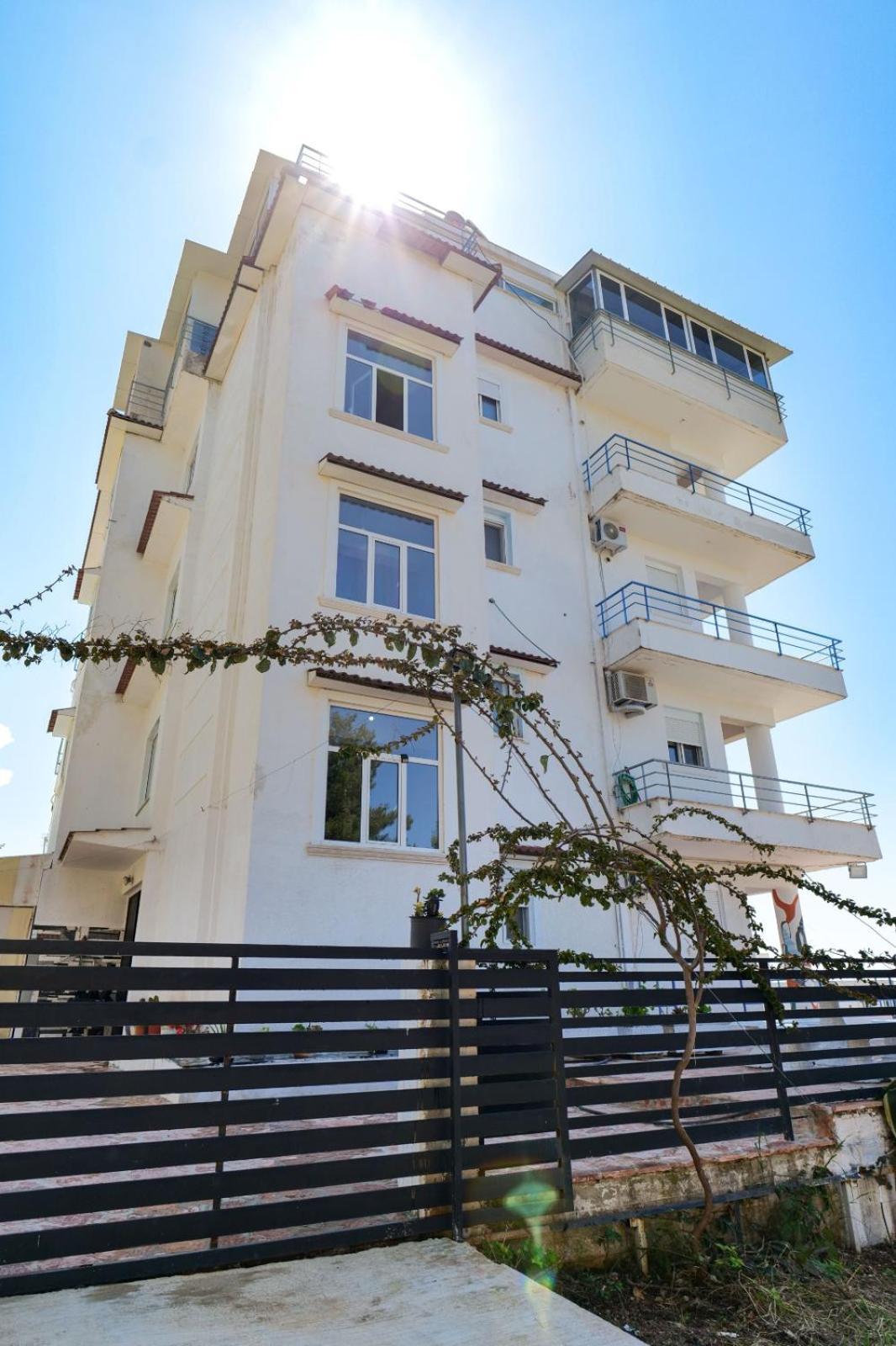 Hotel Leon Sarande Exterior photo